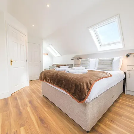 Pass The Keys Stylish Studio With Views And Free Parking *