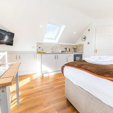 Pass The Keys Stylish Studio With Views And Free Parking